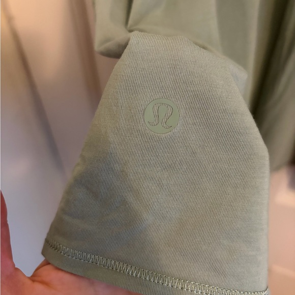 Lululemon Tie Back Tank sage green P2P 17 in est size 4/6, ?pima cotton - Picture 3 of 4